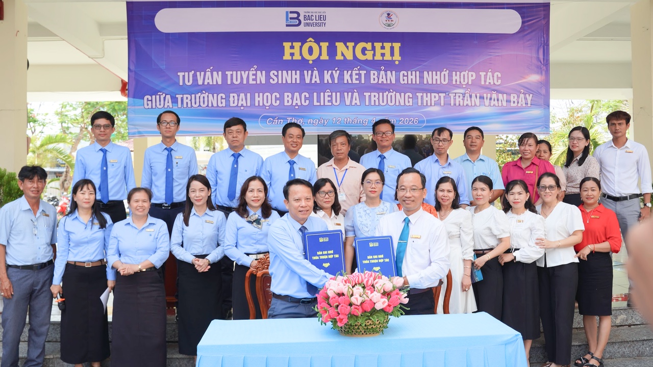 Trường Đại học Bạc Liêu tổ chức tư vấn tuyển sinh và ký kết Bản ghi nhớ hợp tác với trường THPT Trần Văn Bảy